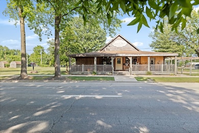 607 N Poplar St, Centralia, IL 62801 - photo 3