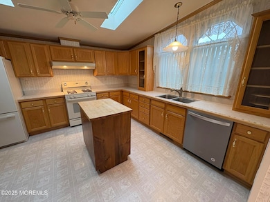 1018 Fernwood Way, Whiting, NJ 08759 - photo 6