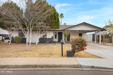 2593 E Commonwealth Cir-1