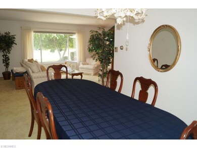 Room for your large family dining and holiday need