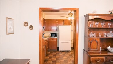 406 Kitchen Entry