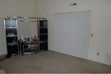 64 Tennis Plaza Rd unit 14, Dracut, MA 01826 - photo 5