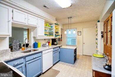 6508 Alopex Rd, Waldorf, MD 20603 - photo 3