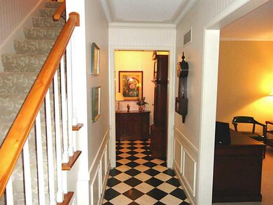 Entry/Foyer.