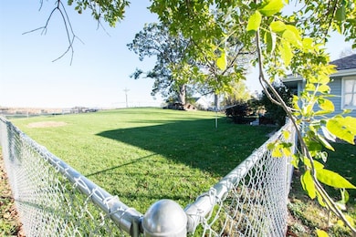 1021 Eastern Dr SE, Cedar Rapids, IA 52403 - photo 6