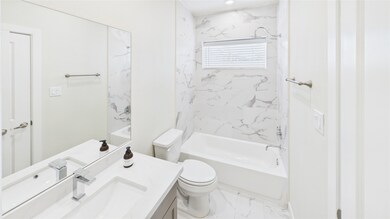 3925 Willowbend Point Dr, Houston, TX 77025 - photo 6