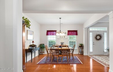 17 Whitepoint Gardens -- 2Dining1