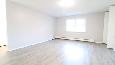 139 Litchfield Pines Dr unit D, Leominster, MA 01453 - photo 2