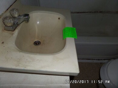 1502 E Lee St, Camden, SC 29020 - photo 4