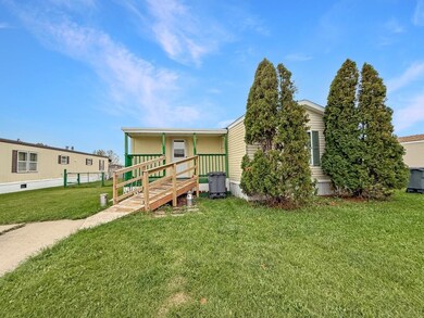 1202 Coolidge Ave, Minot, ND 58701 - photo 2