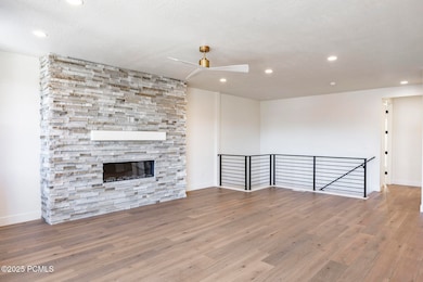 003_002_6028_n_fairview_drive-002_724_99