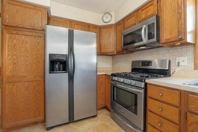 2011 Coral Ave, Aurora, IL 60506 - photo 4