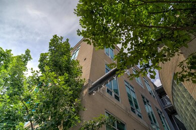 Exterior - top corner unit