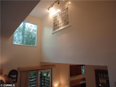 Interior Space/Layout - Great Lines!