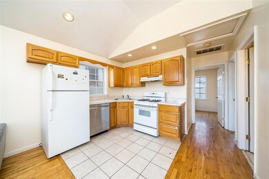 241 Laidlaw Ave, Jersey City, NJ 07306 - photo 4