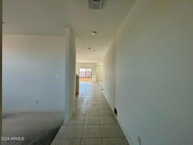 002 Foyer