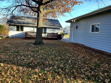 3212 SE 19th St, Des Moines, IA 50320 - photo 2