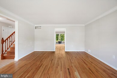 11511 Karen Dr, Potomac, MD 20854 - photo 6