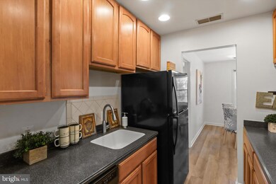 110 Westwick Ct unit 7, Sterling, VA 20165 - photo 7