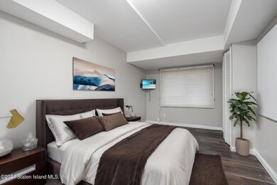 67 Country Dr E unit 56, Staten Island, NY 10314 - photo 6