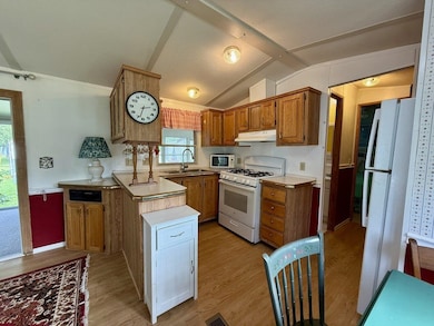 23 Whites Ln N unit Ave B, Grand Isle, VT 05458 - photo 4