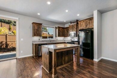 20720 NE Sierra Dr, Bend, OR 97701 - photo 6