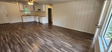 2617 Cottonwood Ave, Bay City, TX 77414 - photo 6