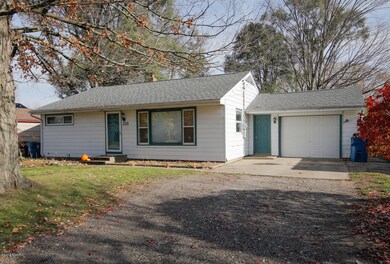 320 Locust St-102