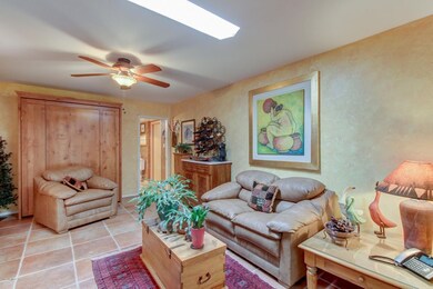 DEN OR 3RD BEDRM MURPHY BED STAYS