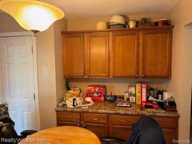 37 Maple Valley St, Sandusky, MI 48471 - photo 2