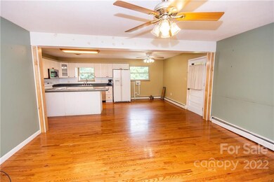 2615 E Broad St, Statesville, NC 28625 - photo 6