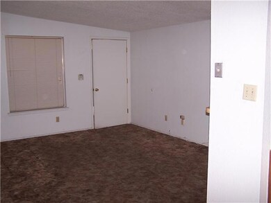 8138 Saint Andrew Ln unit C, El Paso, TX 79907 - photo 2