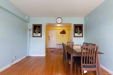 142 Garth Rd unit 2H, Scarsdale, NY 10583 - photo 6