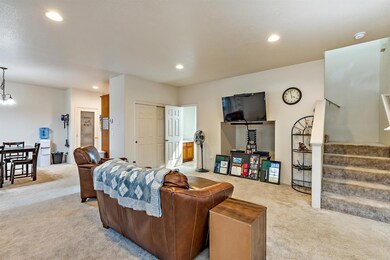 257 N 6th St, Central Point, OR 97502 - photo 7