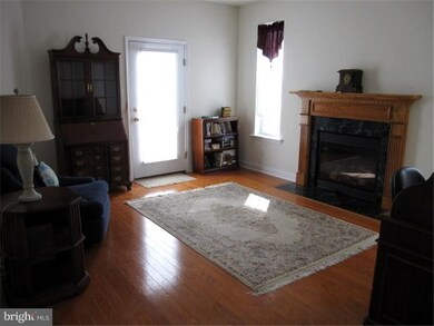 1043 Burgundy Cir, Pennsburg, PA 18073 - photo 7