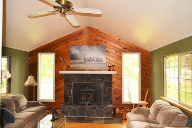 22280 Calgary Ln, Bend, OR 97702 - photo 5