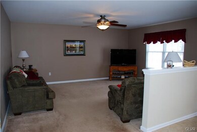 1816 Merlot Dr, Easton, PA 18045 - photo 5