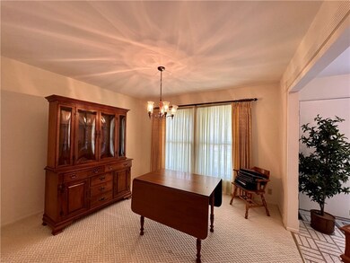 416 Crescent Dr, Mattoon, IL 61938 - photo 4