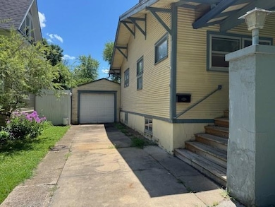 1322 Morgan Ave, Parsons, KS 67357 - photo 2