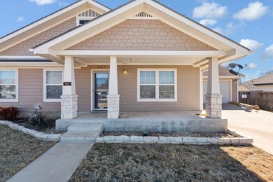 207 Green Oaks Loop, Fredericksburg, TX 78624 - photo 4