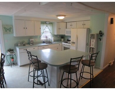9 Garfield Ave, Shrewsbury, MA 01545 - photo 3