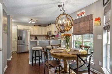 Dinette and breakfast bar.