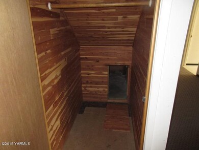 561-832480-basement crawl space