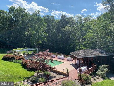 9280 Hampton Hunt Dr, Fairfax Station, VA 22039 - photo 3