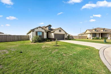 1039 Brahma Cir, East Bernard, TX 77435 - photo 4