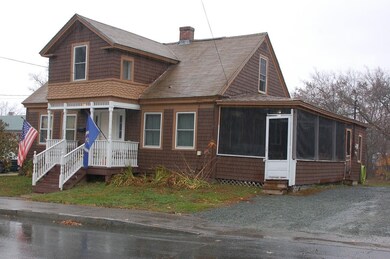 22 Mechanic St, Lancaster, NH 03584 - photo 2