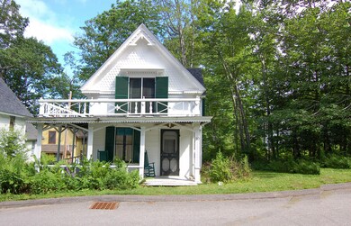 10 Maple Exterior