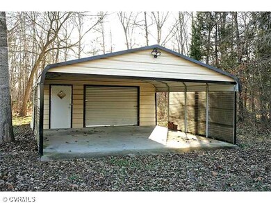 Parking Lot/Garage - Garage/Carport and Shed Attac