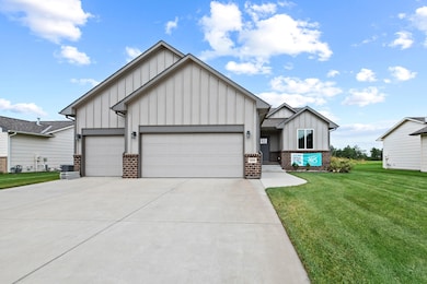 10498 W Wilkinson St, Maize, KS 67101 - photo 2
