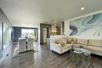 6 Spacious Family Room